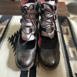 SOLD** Freebird Malone size 9